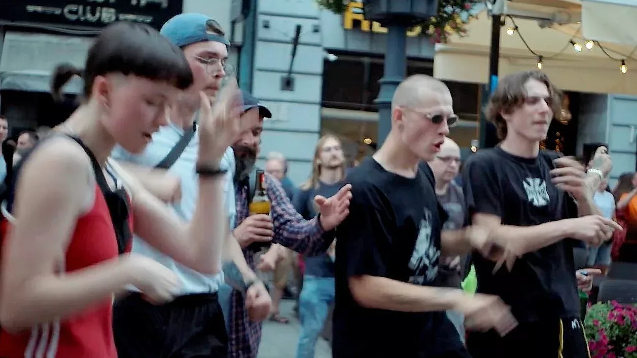 KINOGRANIE - "Rave" i koncert IKARVS