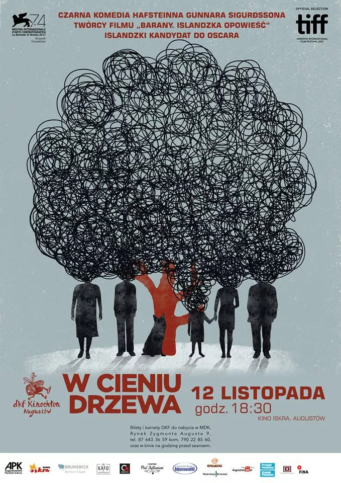W cieniu drzewa